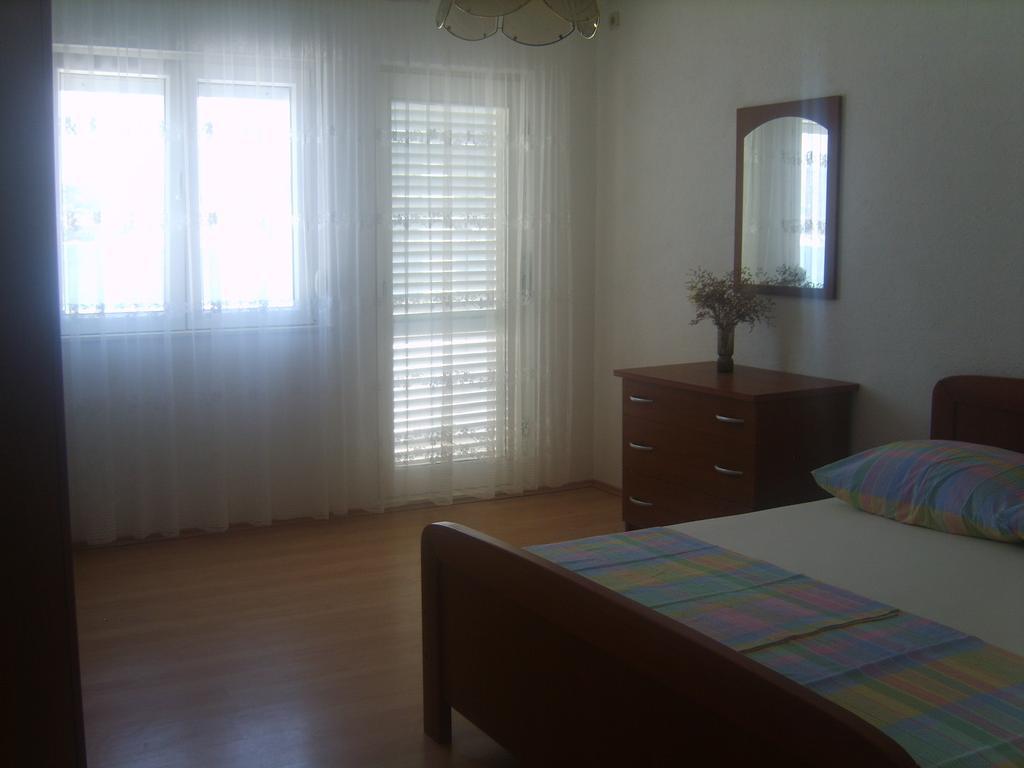 Apartments Iva Alla トロギール 部屋 写真