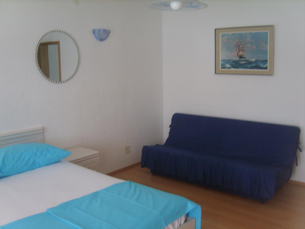 Apartments Iva Alla トロギール 部屋 写真